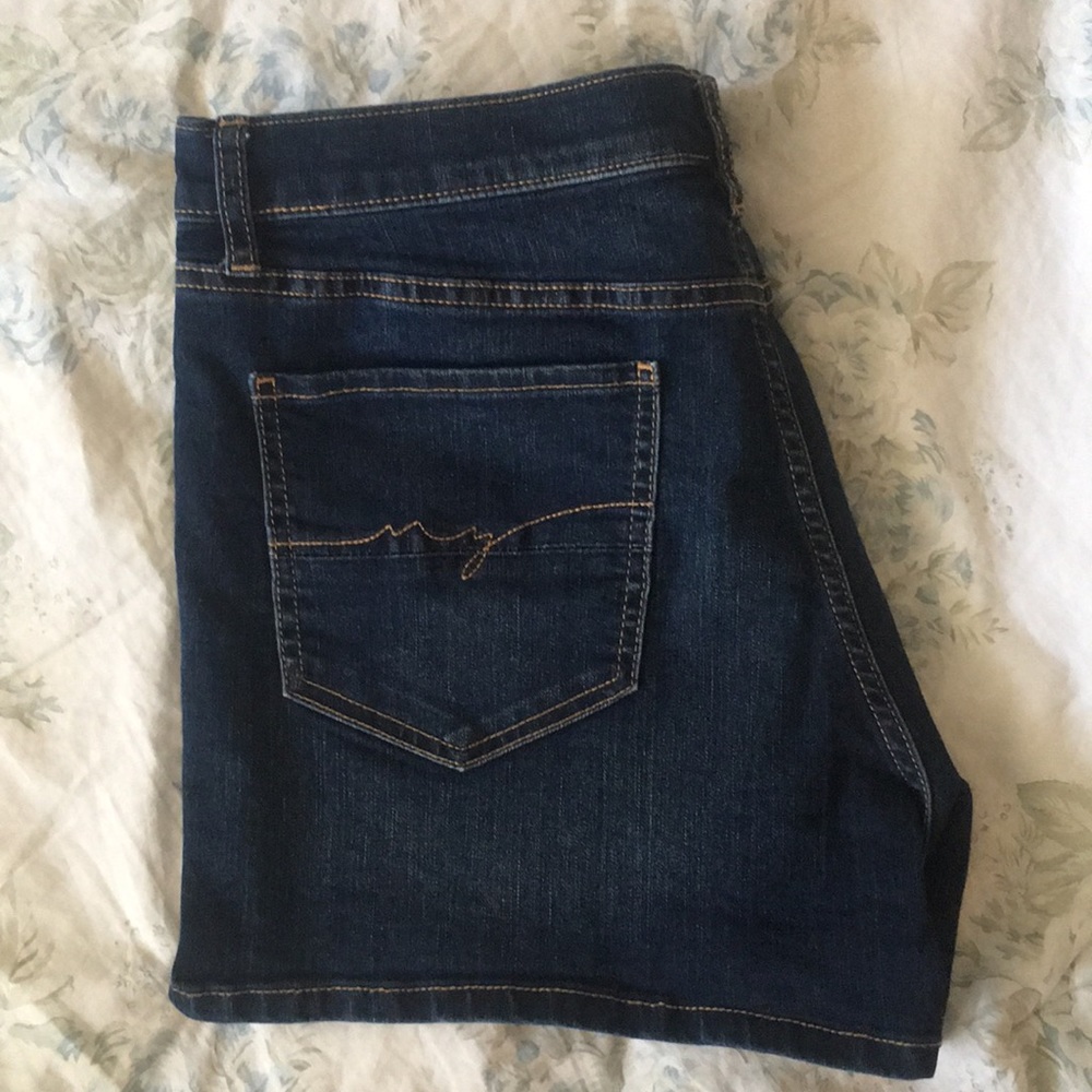 NY & CO SoHo shorts 3”
